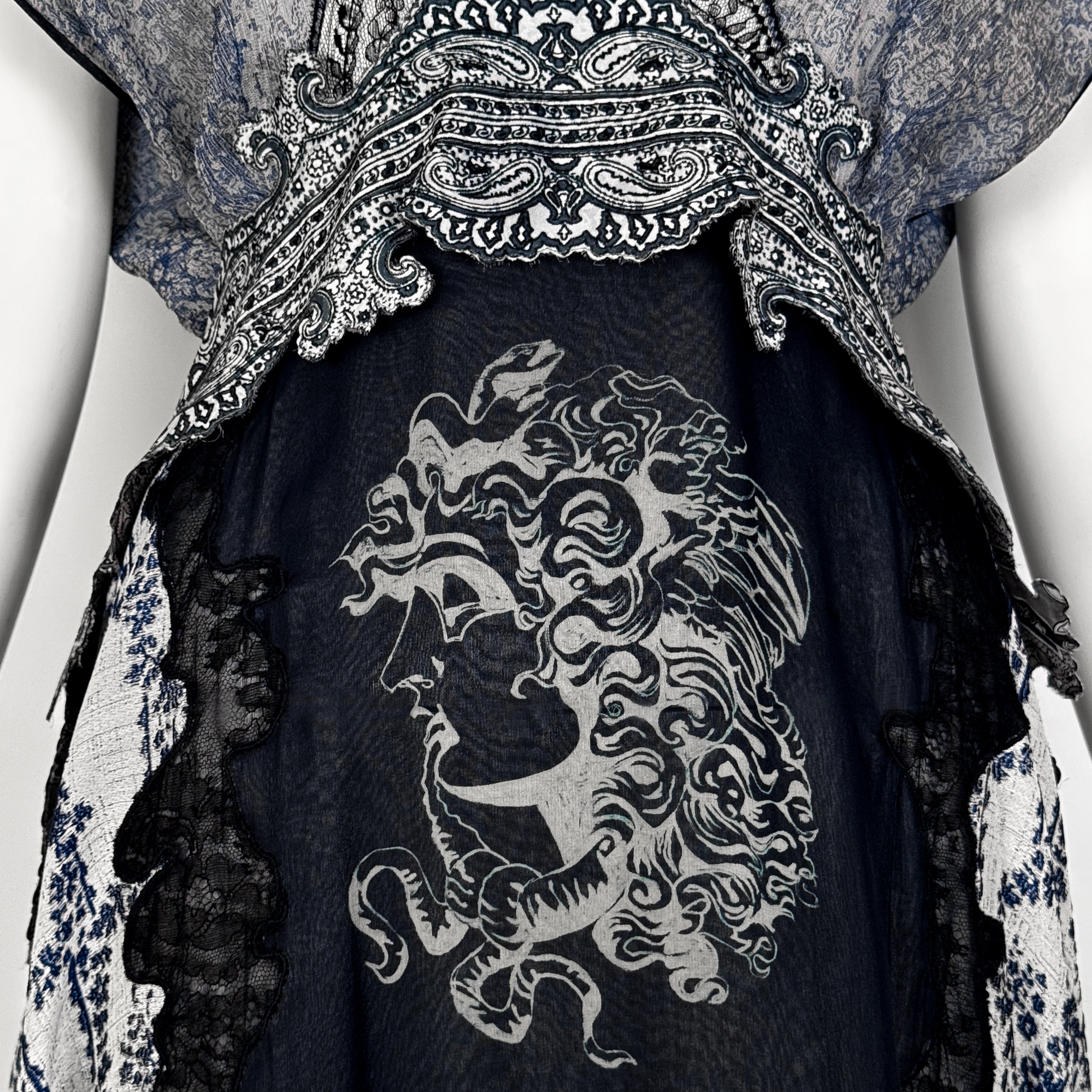 VINTAGE NICOLAS GHESQUIÈRE FOR BALENCIAGA SS 2006 NAVY & IVORY MEDUSA PRINT  LACE DRESS