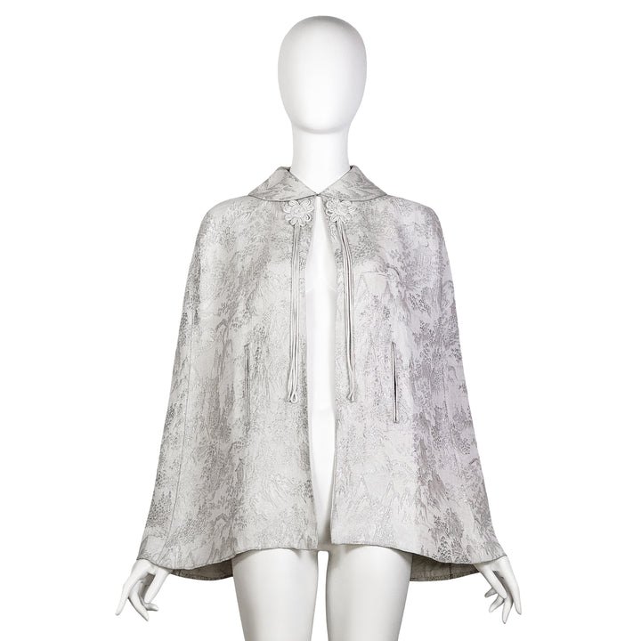 VINTAGE 1940'S WHITE & SILVER CHINOISERIE CAPE